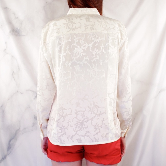 🔥SALE🔥 VTG Silky Patterned Blouse - Picture 4 of 5